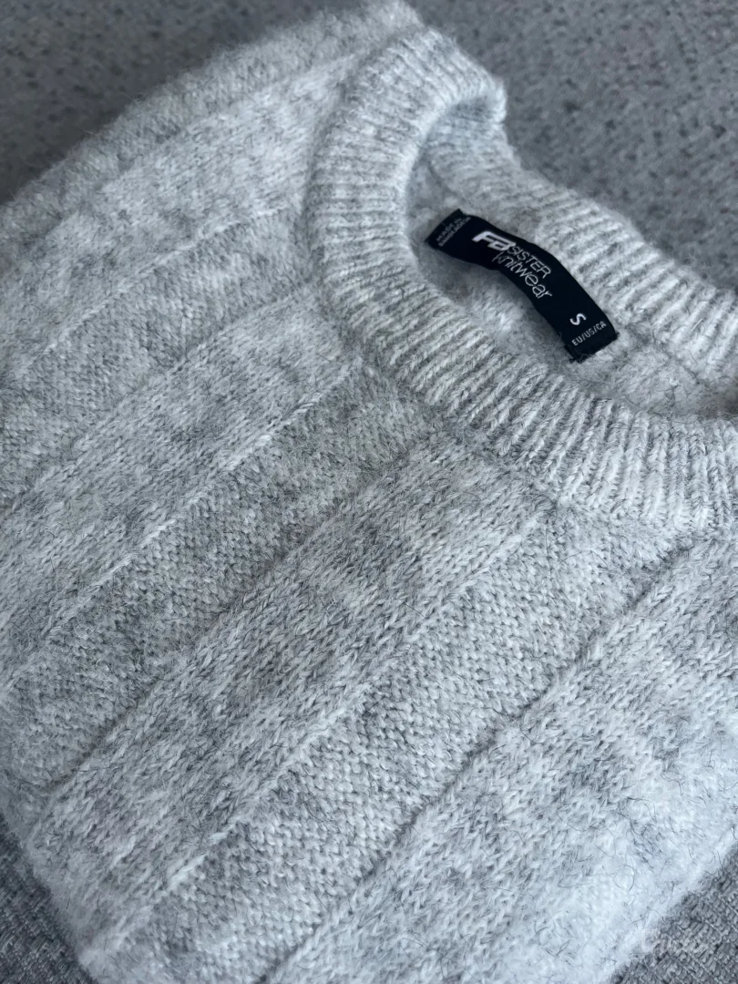 Sivi rebrasti džemper - NENOŠEN