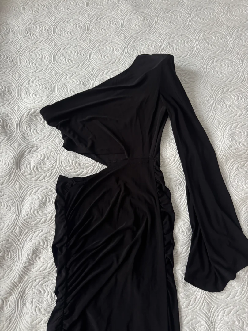 Trendyol crna midi haljina