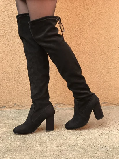 Duge crne čizmice, broj 37, kao novo