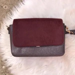 Carpisa bordo-braon torbica, kao novo