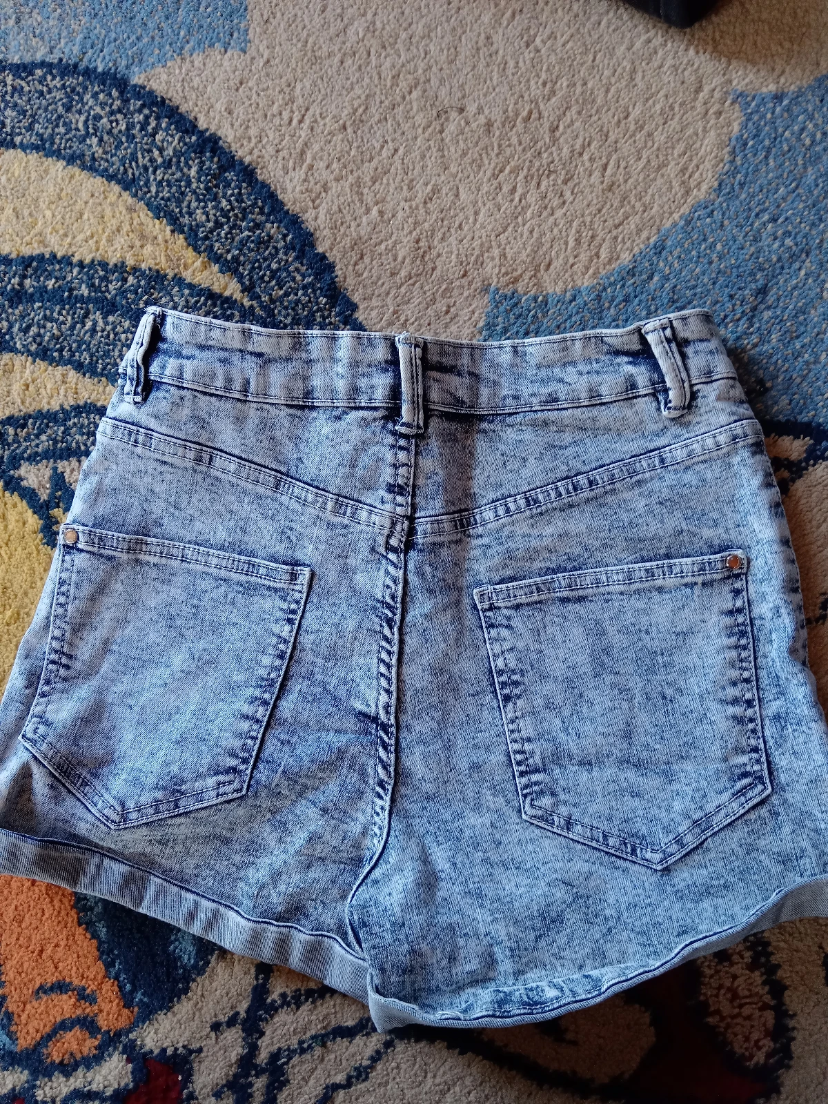 Set od 2 FB Sister teksas šortsa (svetli i tamni) / Vel. M