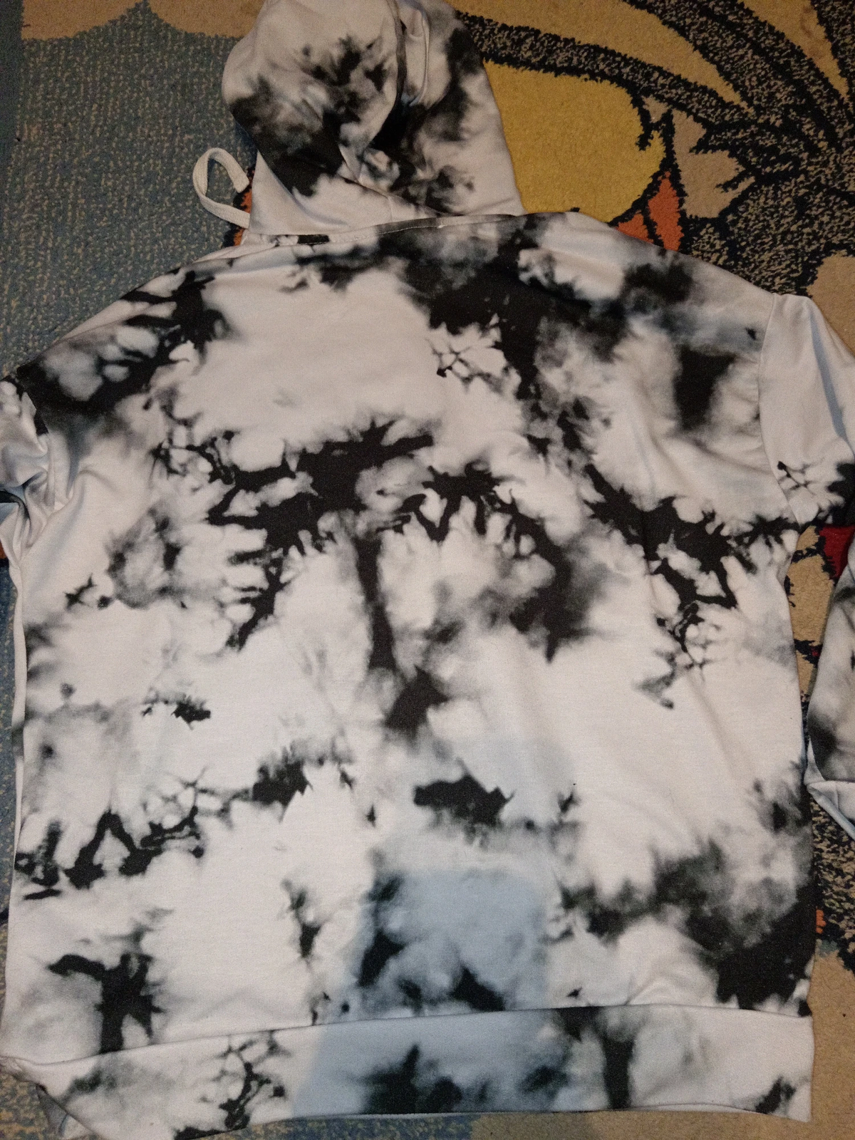 FB Sister crno-beli tie-dye duks sa leptirom / Vel. XS
