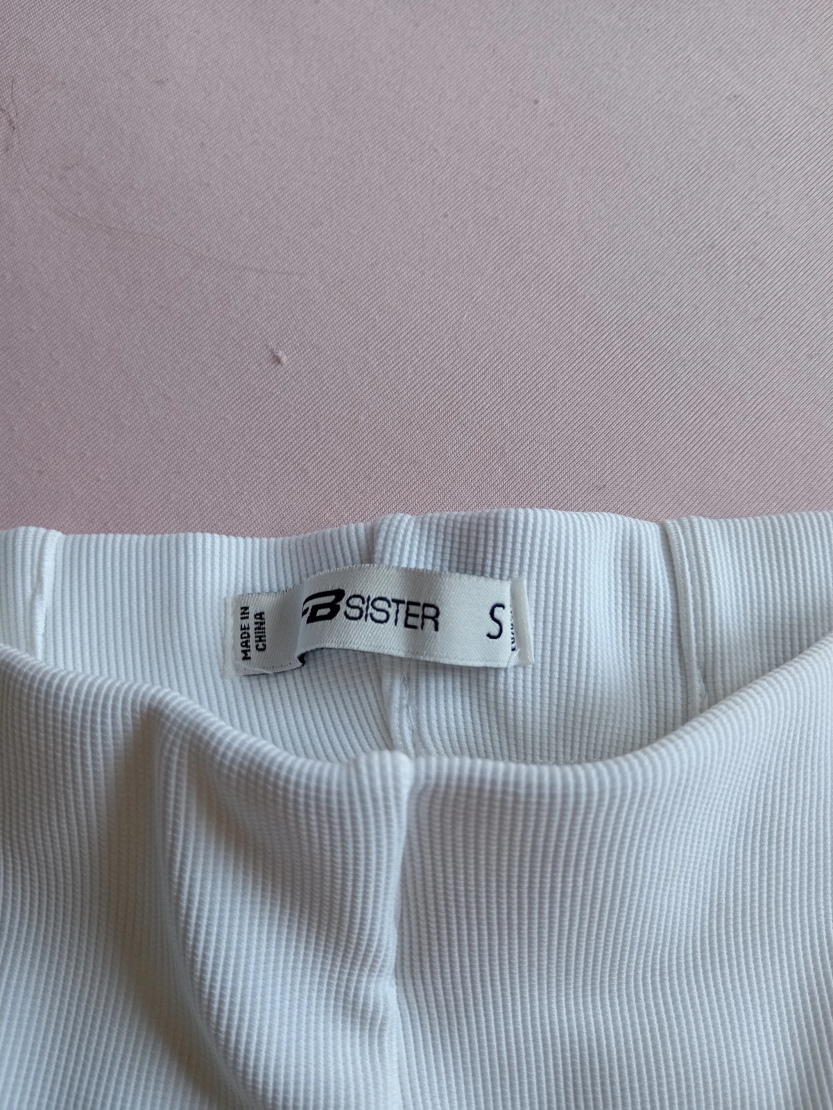 FB Sister bele rebraste pantalone / Vel. S