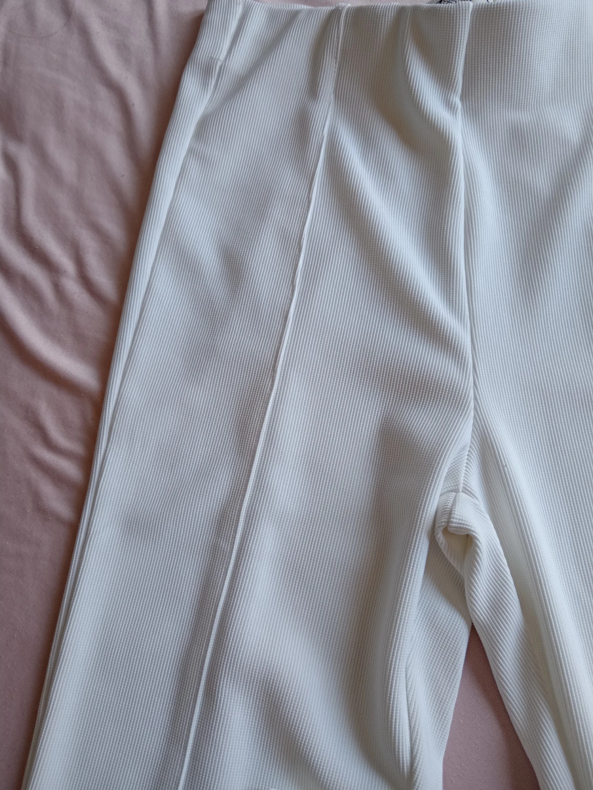 FB Sister bele rebraste pantalone / Vel. S