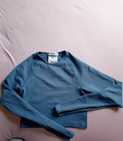FB Sister plavi fitnes crop top sa otvorima za palac / Vel. S