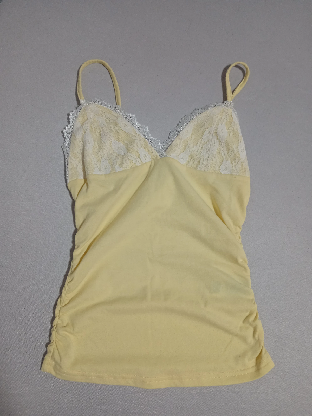 Shein svetložuta majica na bretele sa čipkom / Vel. XS