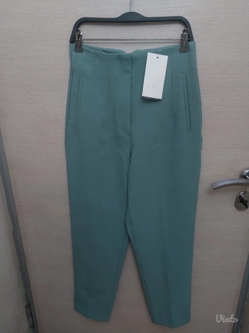 Zara pantalone duboki struk sa etiketom