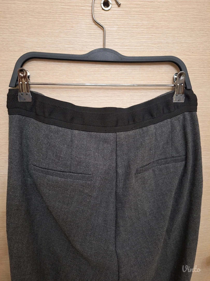 Zara pantalone sa etiketom