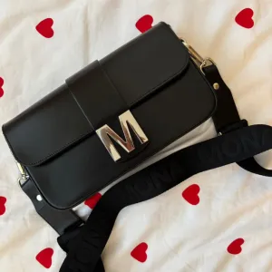 Mona - crna ženska torbica