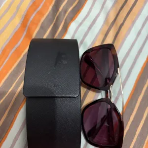 Prada naocare