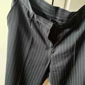 Mona pantalone