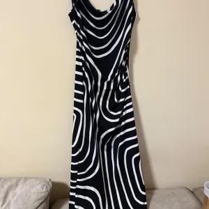 H&M haljina