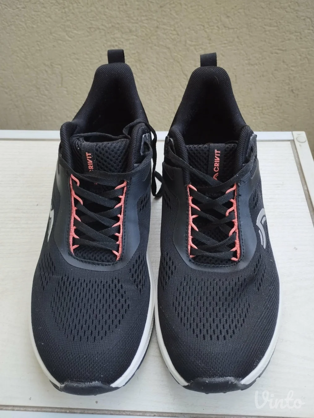 Nove zenske patike Crivit,velicina 40 ili 25,5 cm