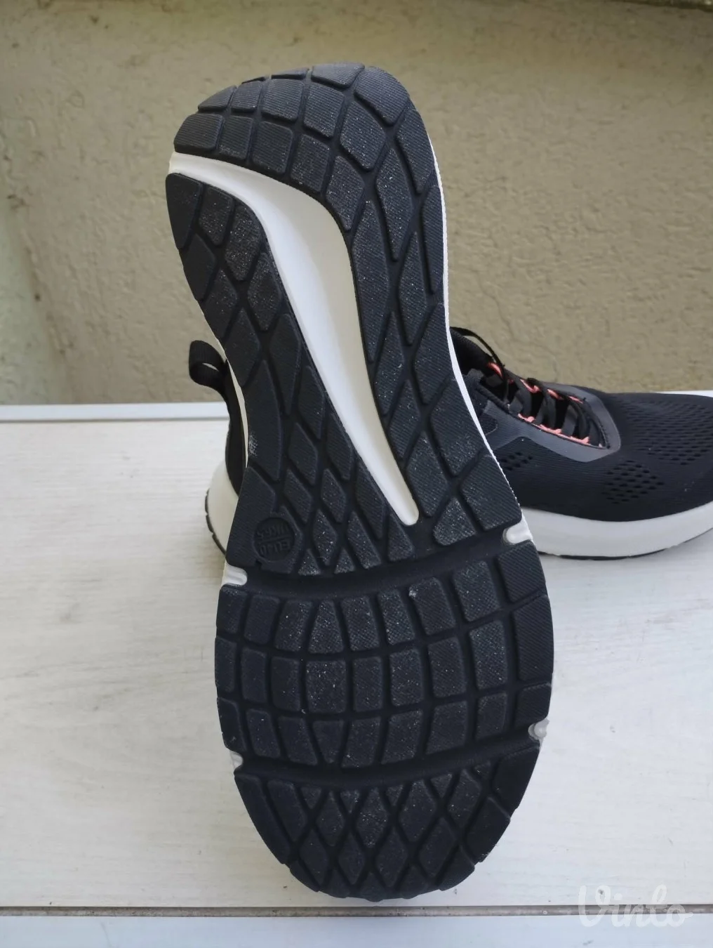 Nove zenske patike Crivit,velicina 40 ili 25,5 cm