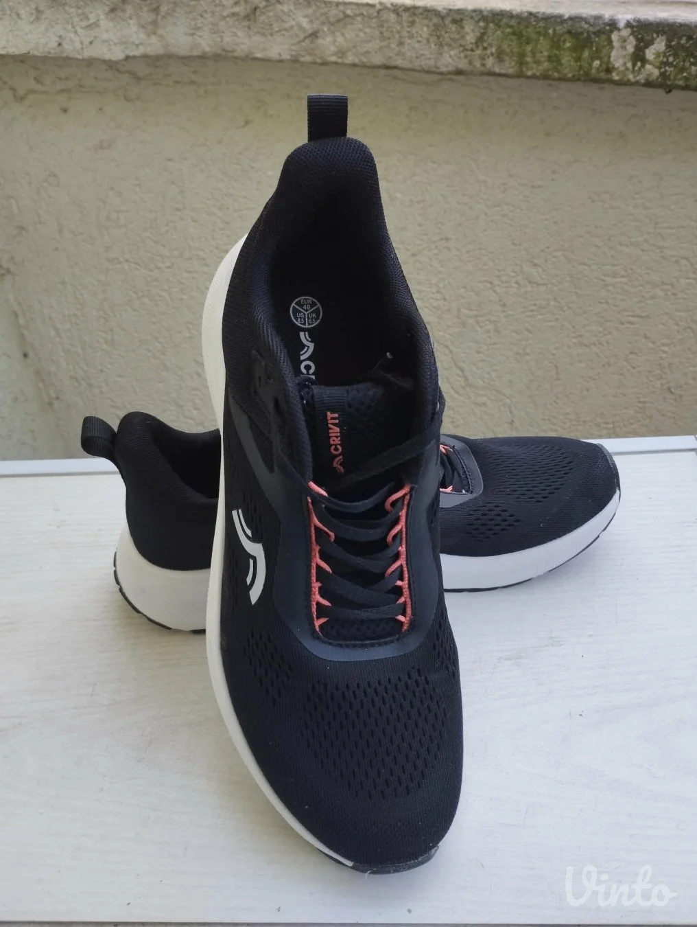 Nove zenske patike Crivit,velicina 40 ili 25,5 cm