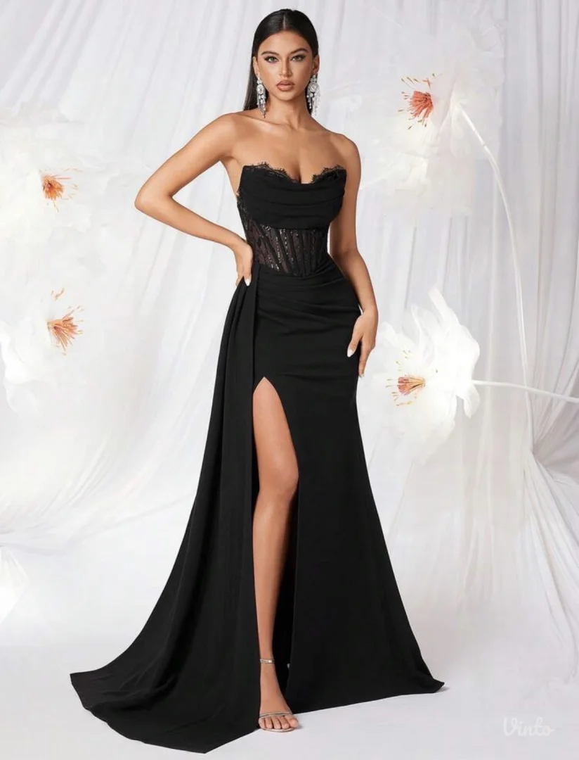 NOVO S vel crna haljina