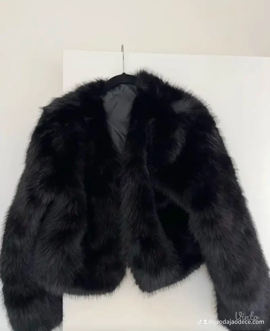 NOVO Shein  Crna bunda S vel