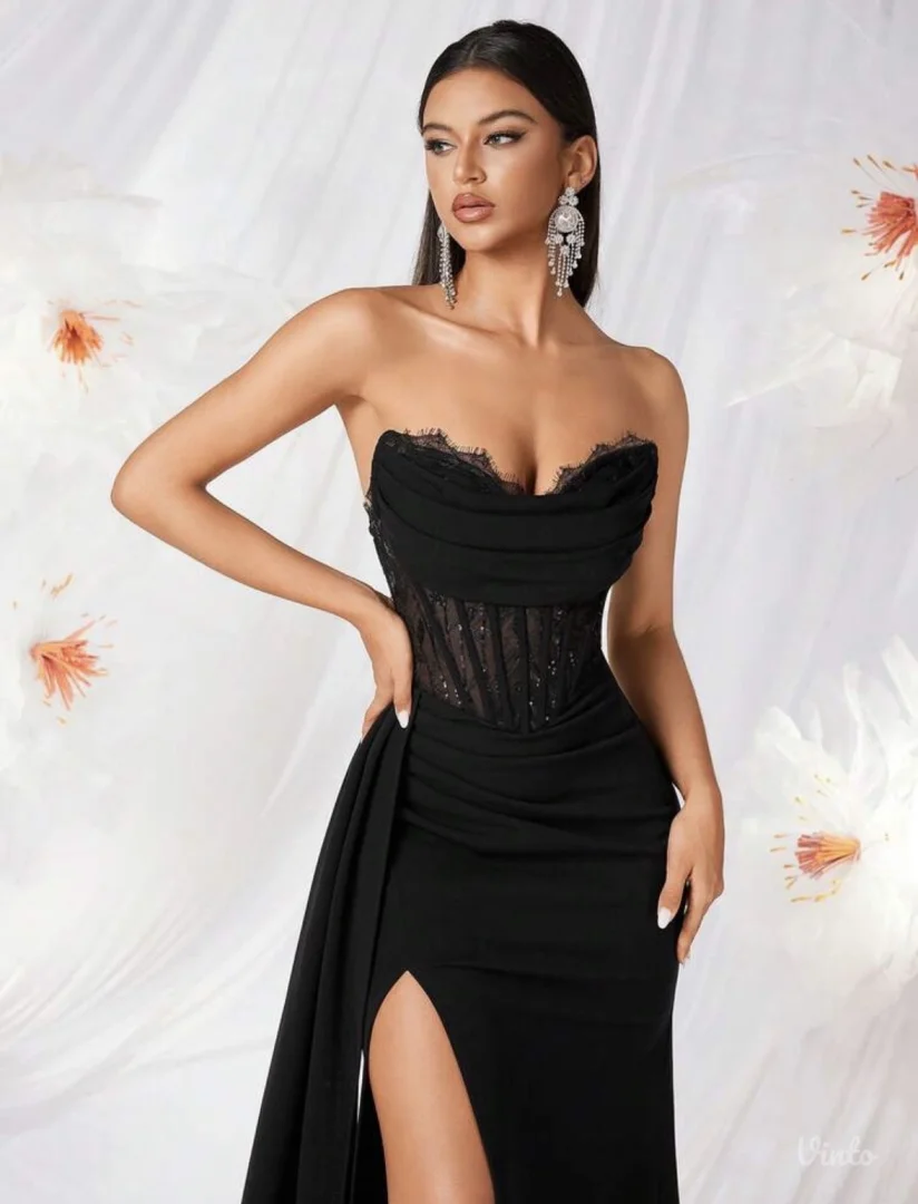 NOVO S vel crna haljina