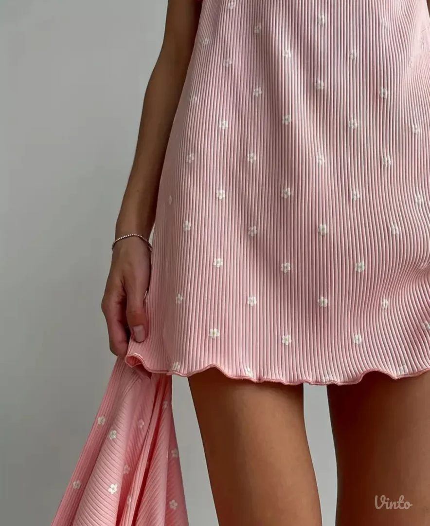 Shein spavacica+ ogrtač S vel roze