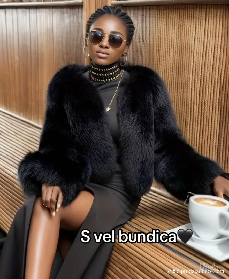 NOVO Shein  Crna bunda S vel