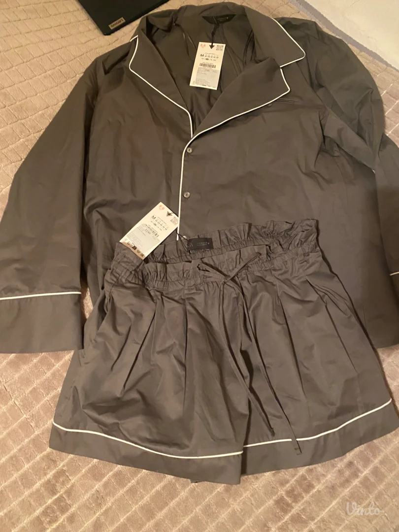 Zara nov sivi komplet