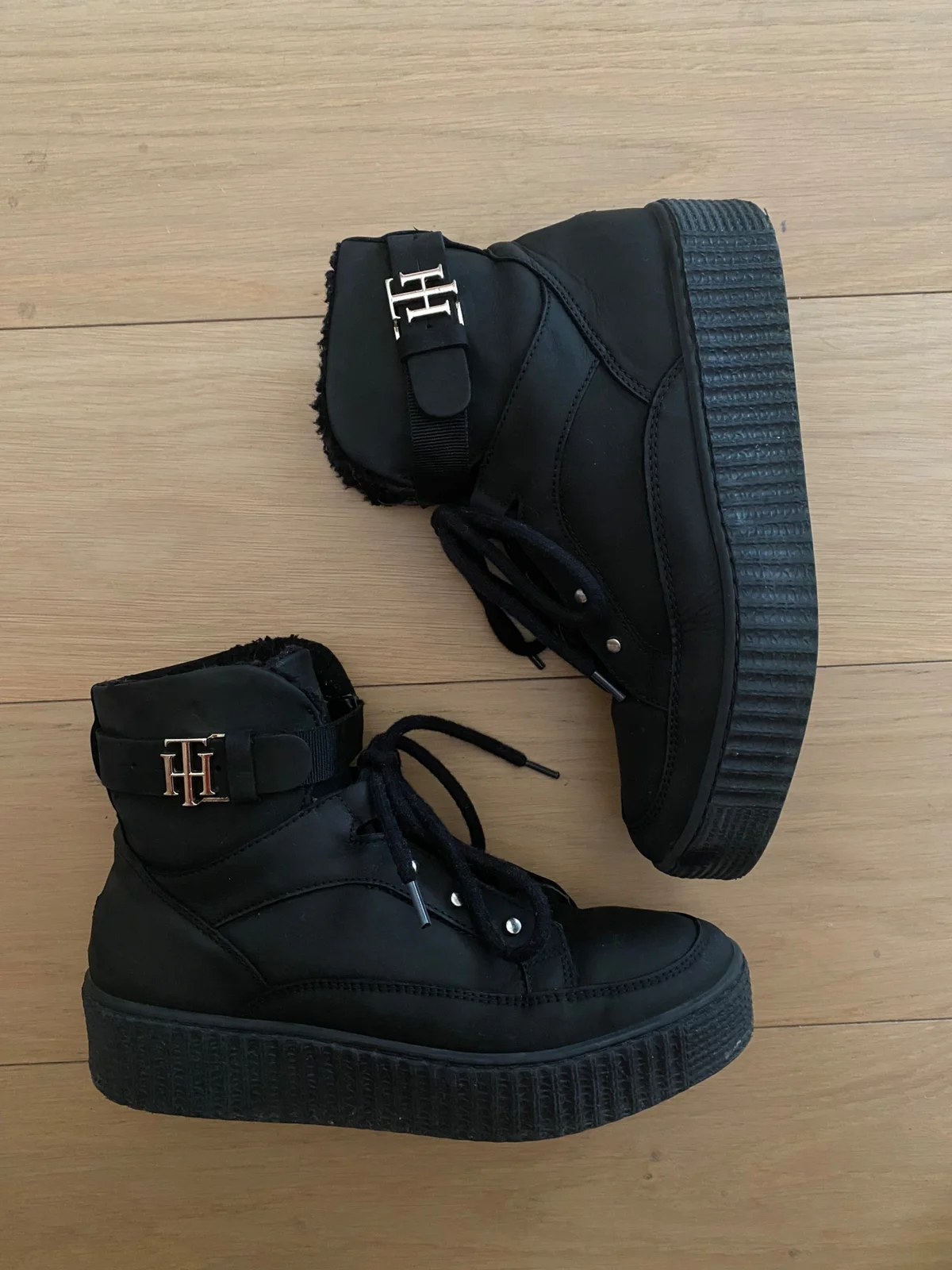 Ženske čizme Tommy Hilfiger