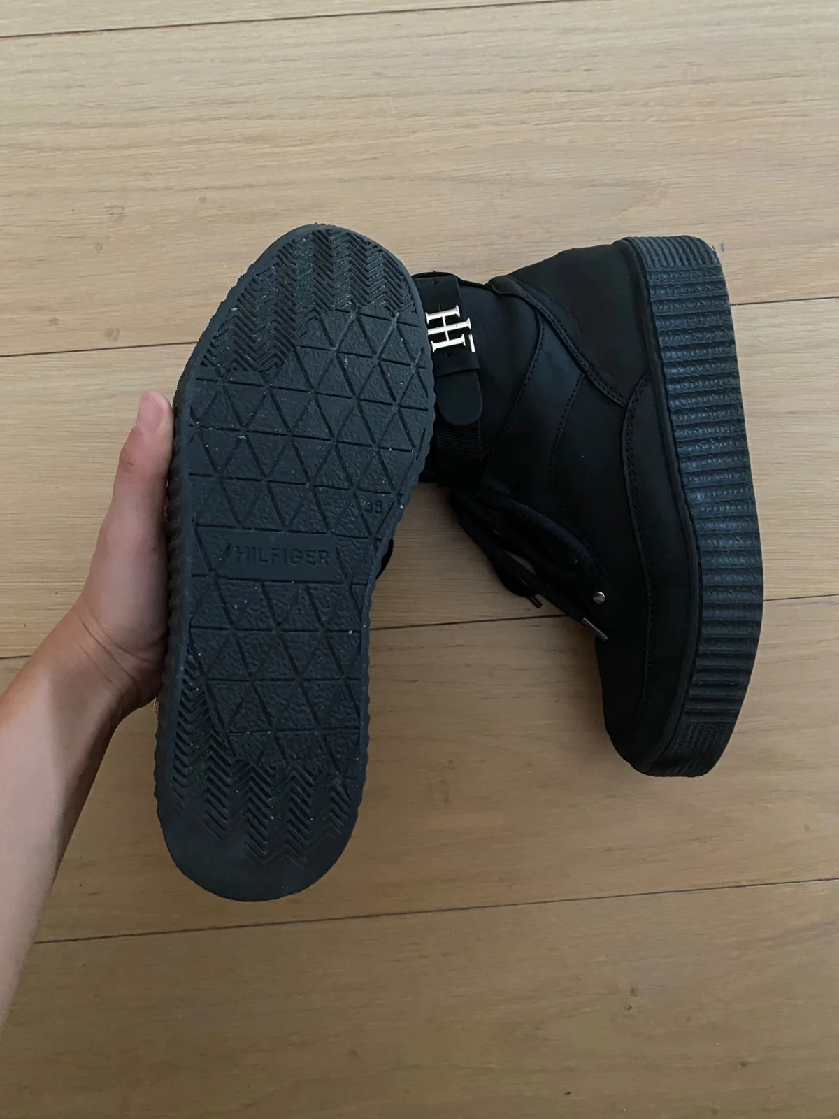 Ženske čizme Tommy Hilfiger