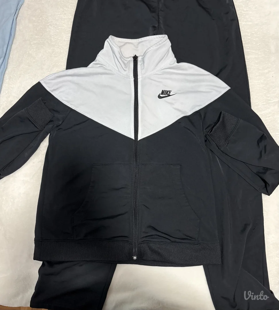 Nike- komplet trenerka