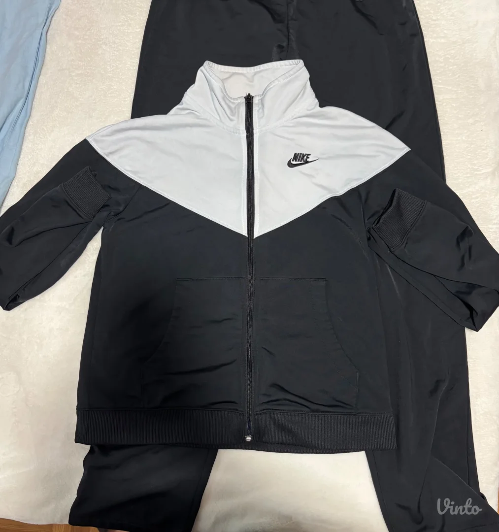 Nike- komplet trenerka