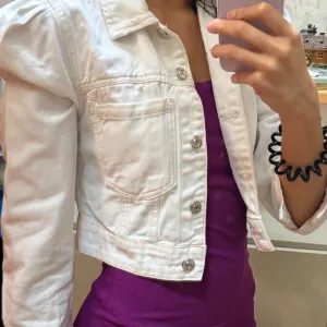 BERSHKA jaknica