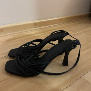 Stradivarius sandale