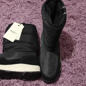 Nove Pepe Jeans čizme vel. 36