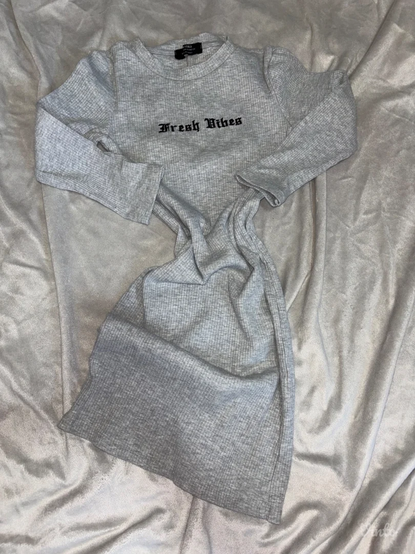 Bershka siva rebrasta haljina