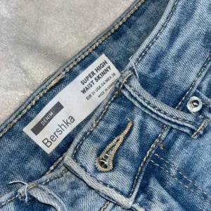 Bershka Super High Waist Skinny farmerke