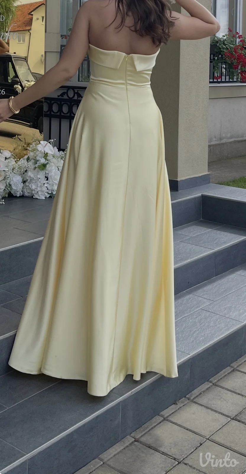 Elegantna ženska haljina