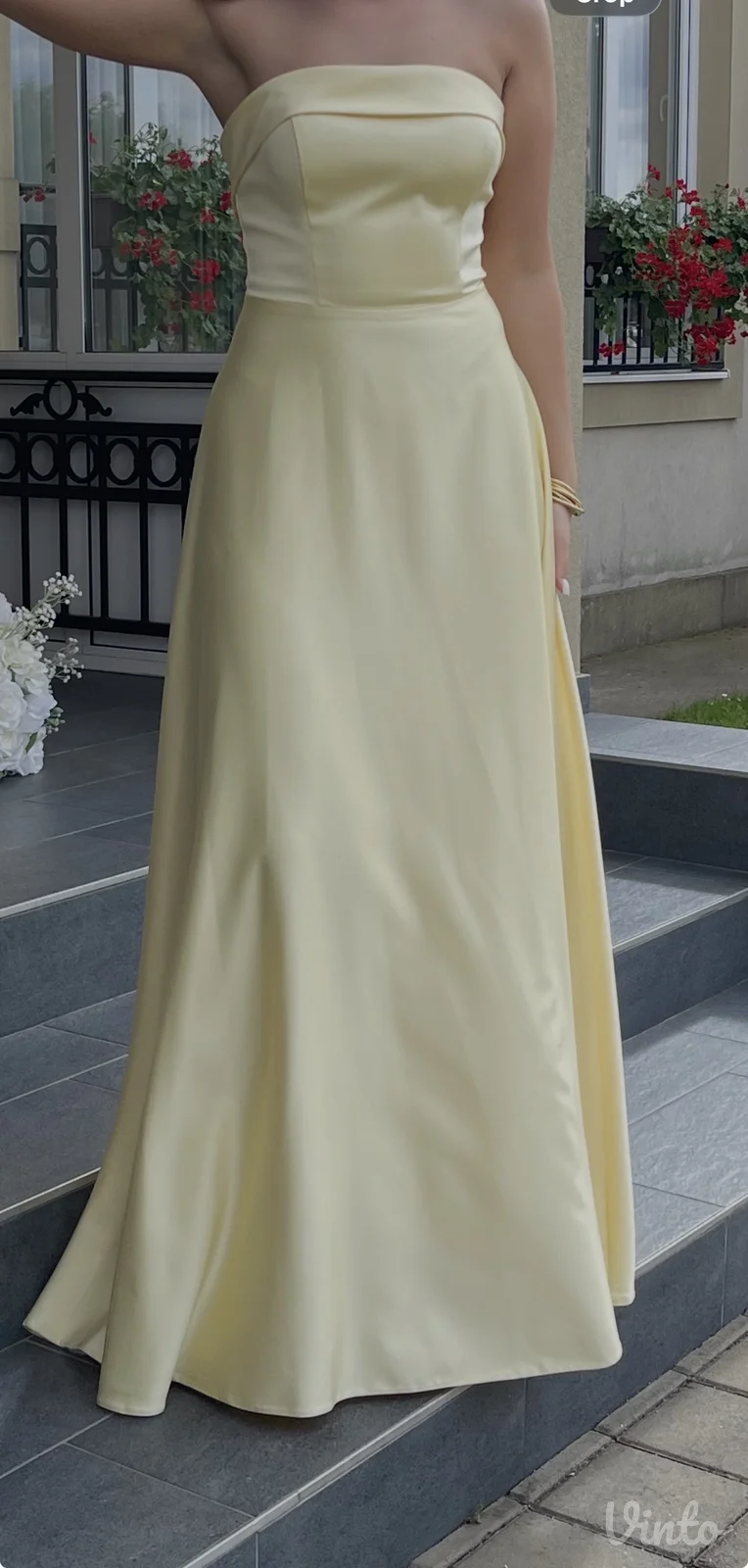 Elegantna ženska haljina