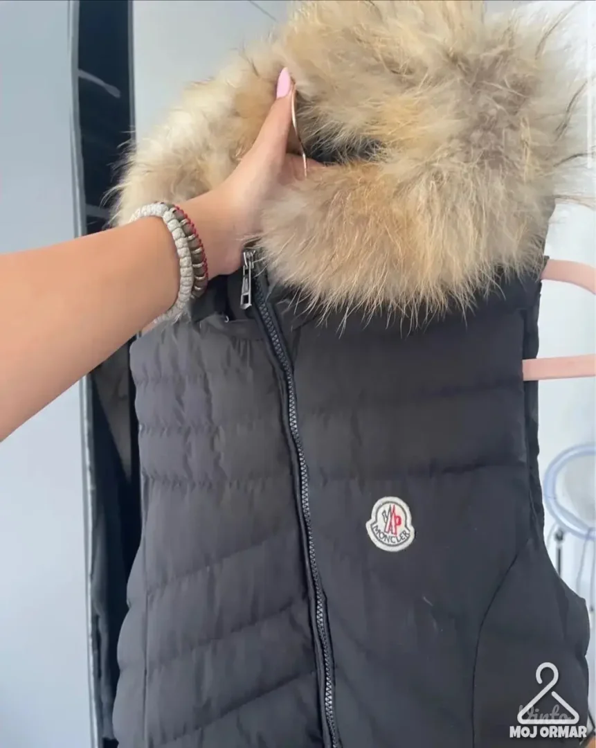Moncler prsluk/ dugačak sa prirodnim krznom