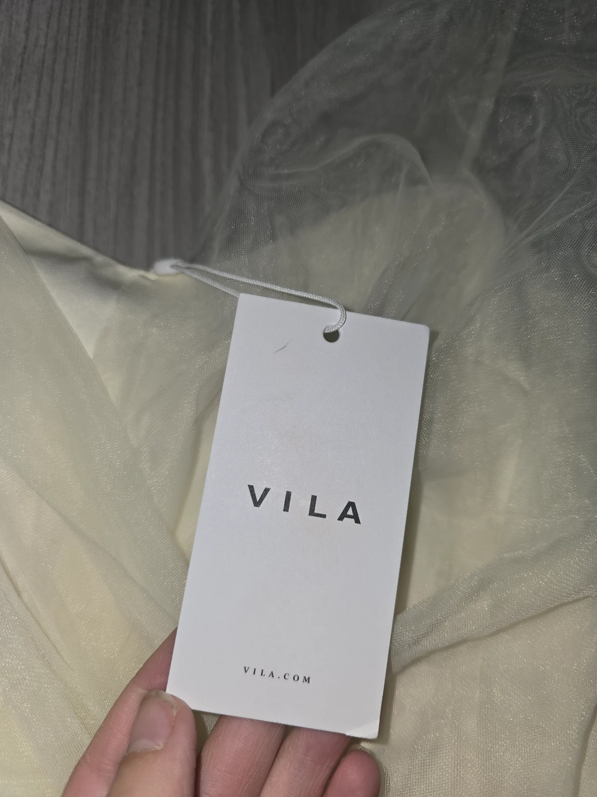 Nova sa etiketom Vila haljina