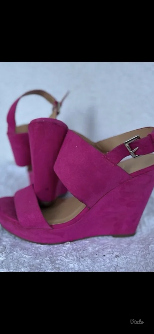 Roze sandale na štiklu