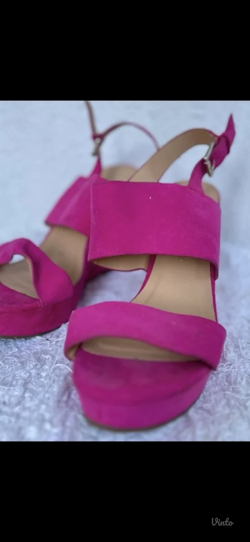 Roze sandale na štiklu