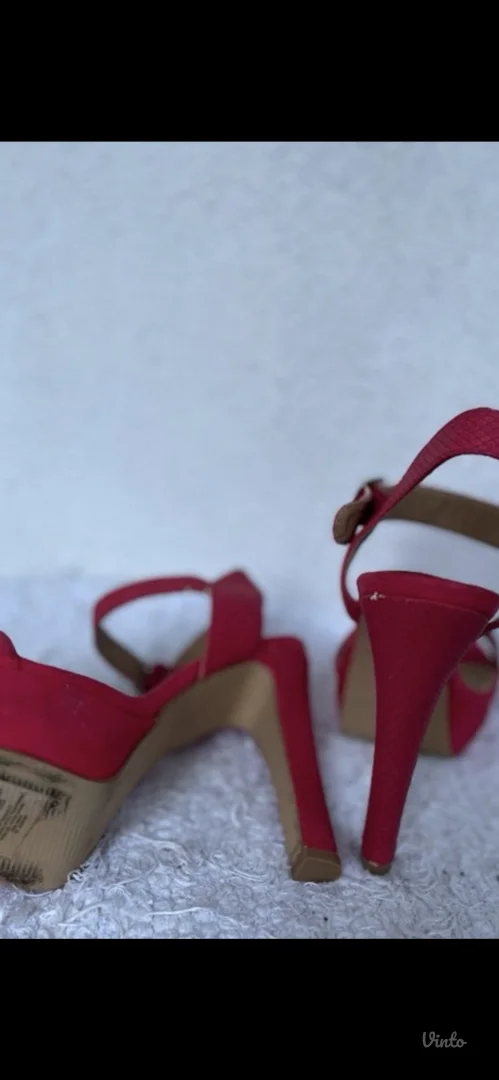 Roze sandale na štiklu