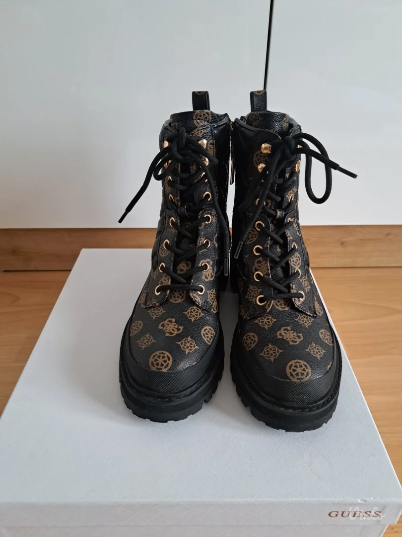 Guess čizme