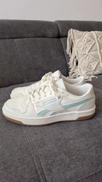 Nove reebok patike