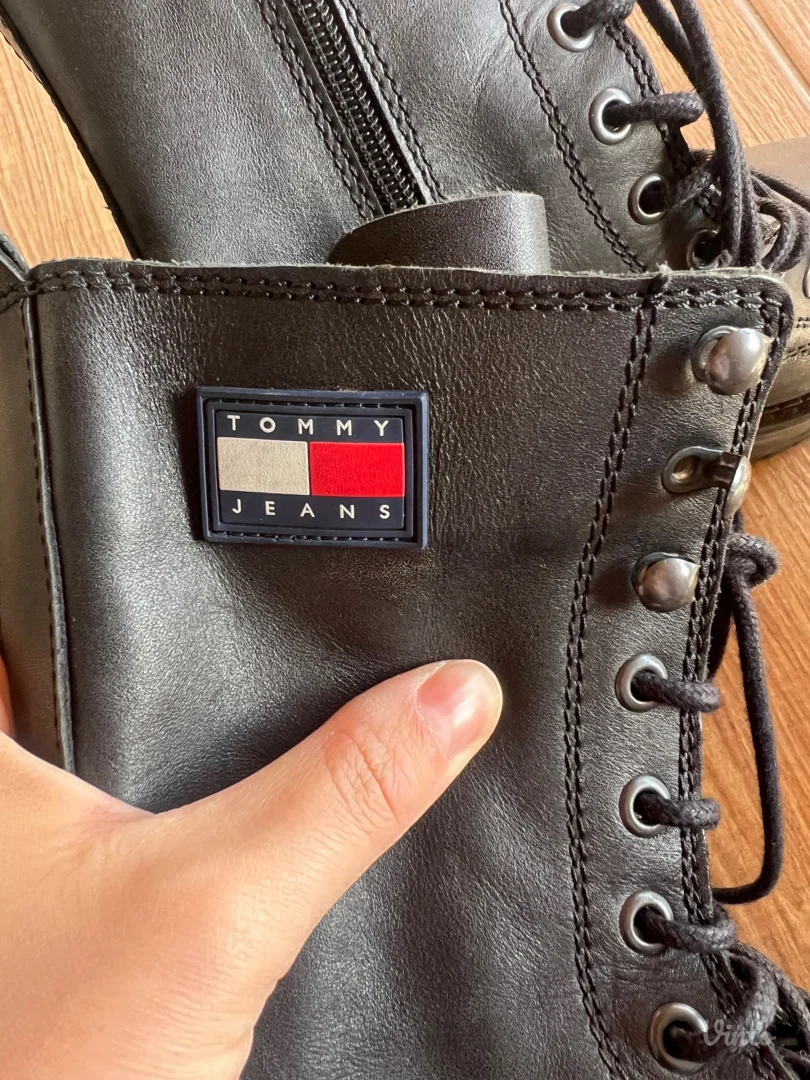 Tommy Hilfiger čizme