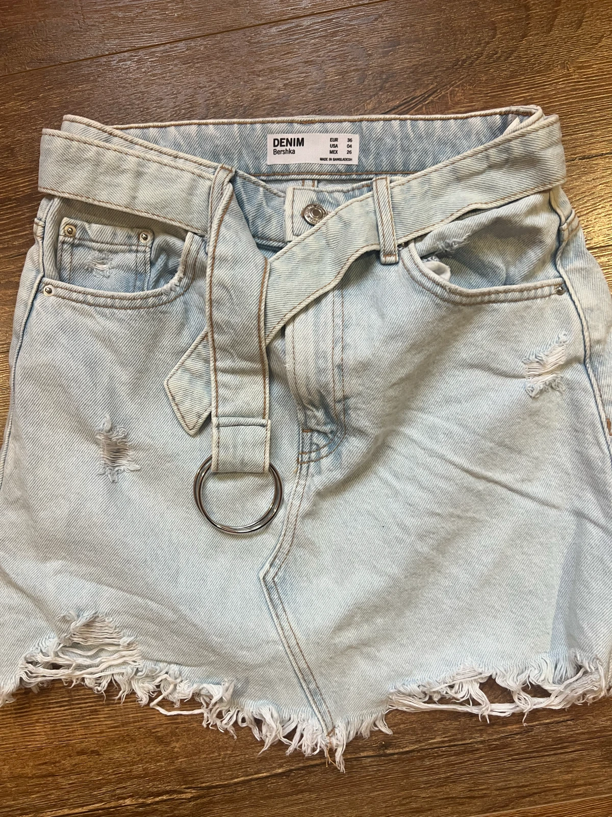Bershka mini suknja