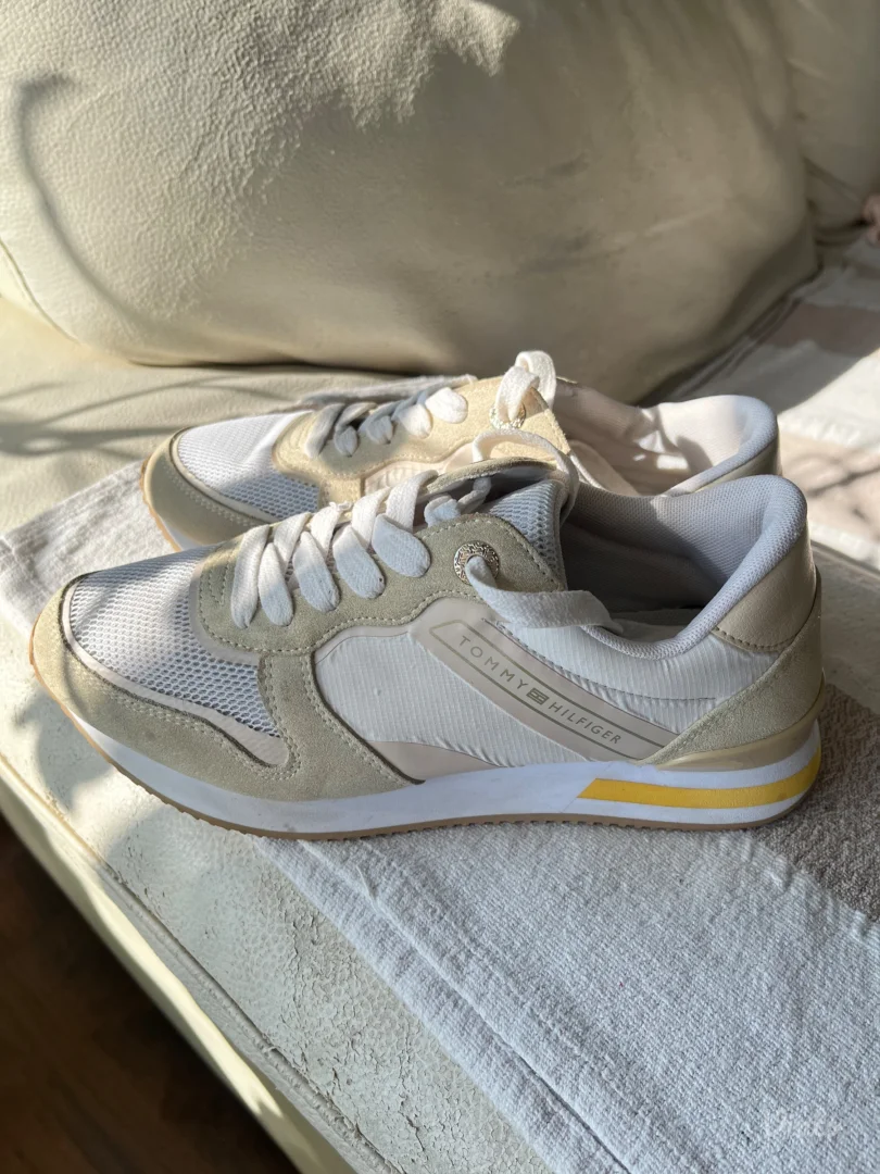 Tommy Hilfiger patike 39