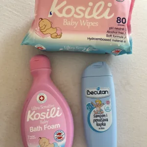 Lot kozmetika za bebu NOVO
