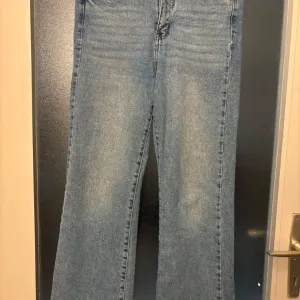 Carla-ženske denim pantalone