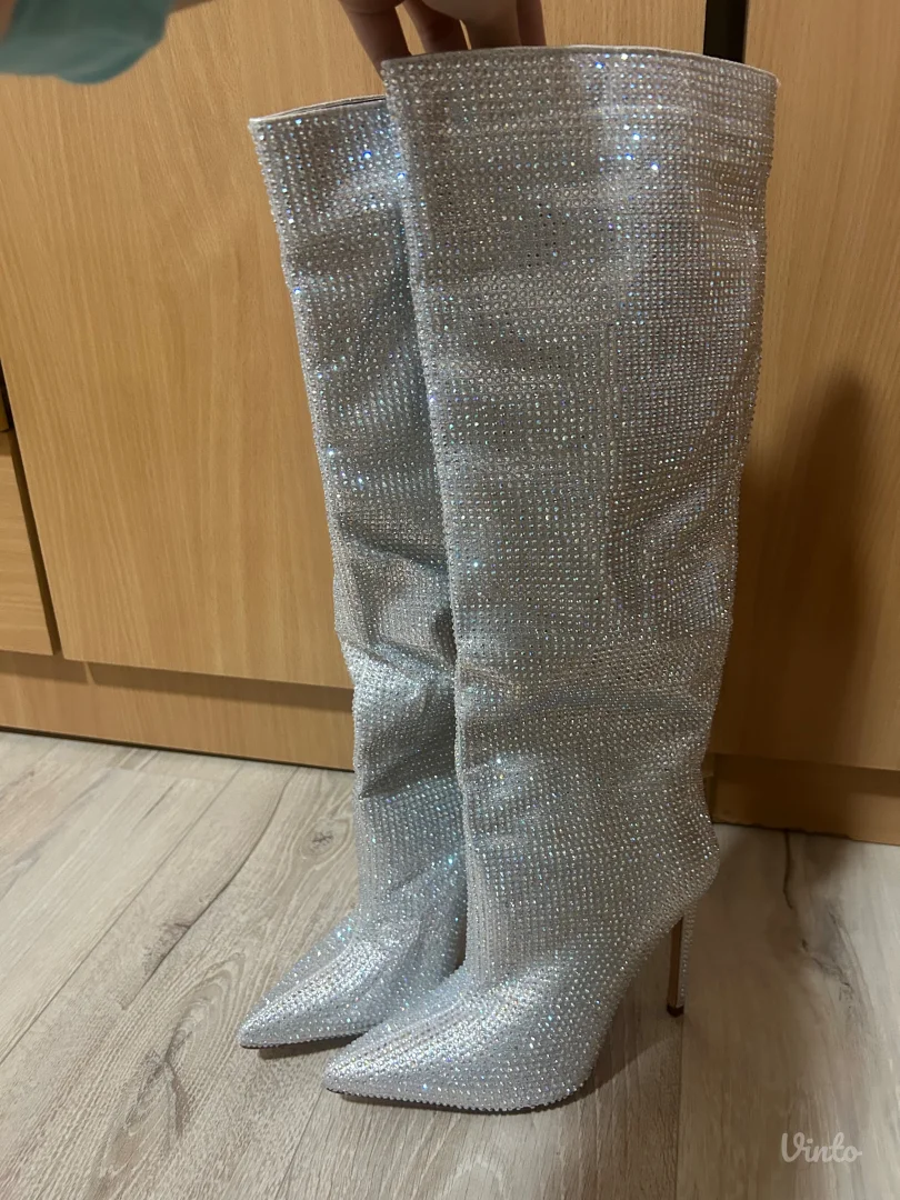 Šljokičave čizme na štiklu