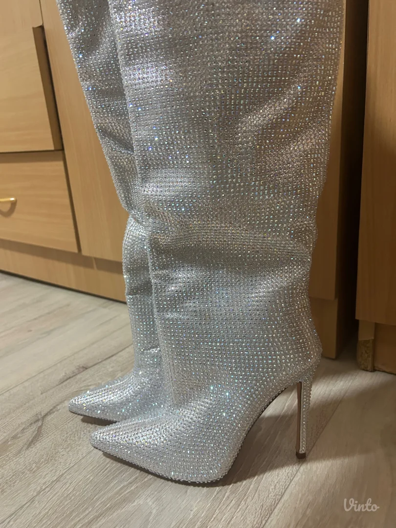 Šljokičave čizme na štiklu